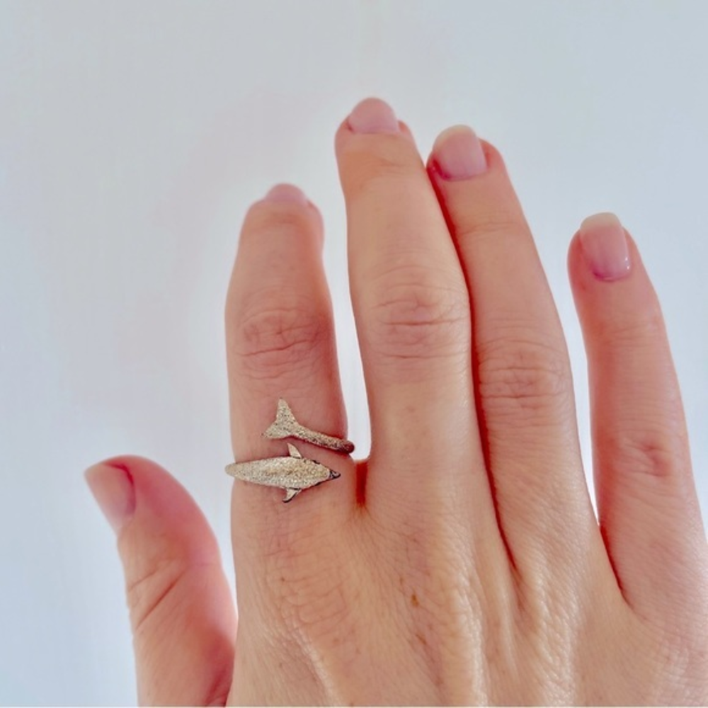 🐬‎ Adjustable DOLPHIN Ring w/ Silver Sparkle !! Sz 7
